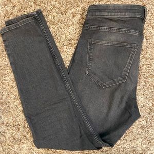 black skinny jeans